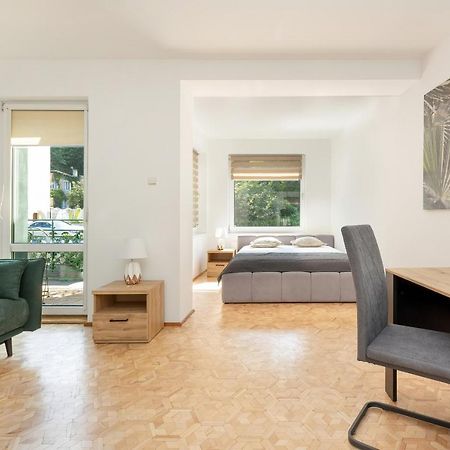 Bright & Spacious Family Apartment In Miedzyzdroje With Parking And 3 Balconies By Noclegi Renters Exterior photo